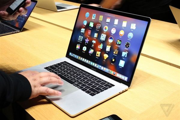 蘋果電腦出貨量大減！Macbook筆記本銷量下滑